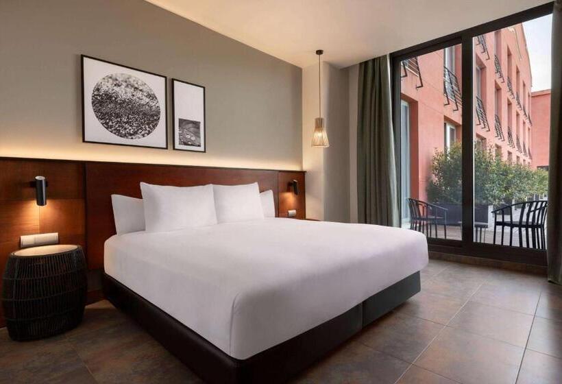 Номер Стандарт Кровать Кинг Адаптированный для Инвалидов, Dolce by Wyndham Barcelona Resort