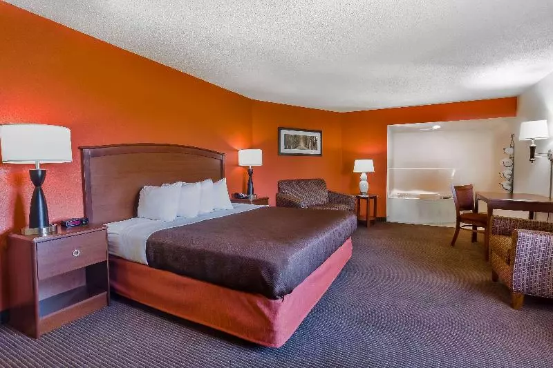 キングサイズベッドのスタンダードルーム, Americinn By Wyndham Chamberlain Conference Center