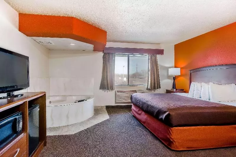 キングサイズベッドのデラックススイート, Americinn By Wyndham Chamberlain Conference Center