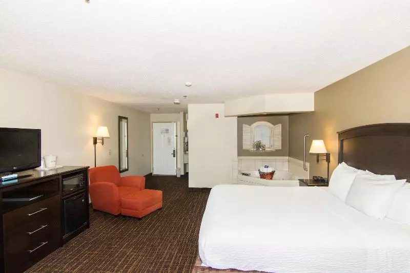 اتاق لوکس با تخت بزرگ, Americinn By Wyndham Peoria