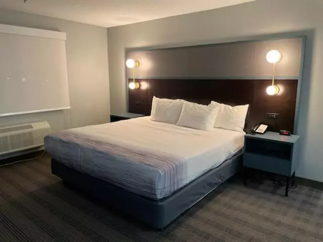 اتاق لوکس با تخت بزرگ, Americinn By Wyndham Peoria