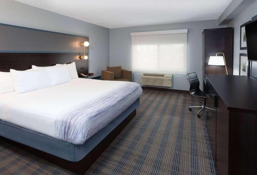 适合残疾人士使用的带超级大床的标准间, Americinn By Wyndham Peoria
