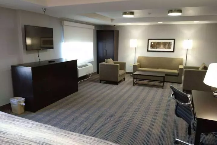 Deluxe Suite King Bed, Americinn By Wyndham Peoria