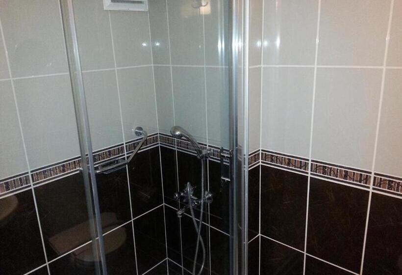 Cameră Standard Individuală, Avlonya