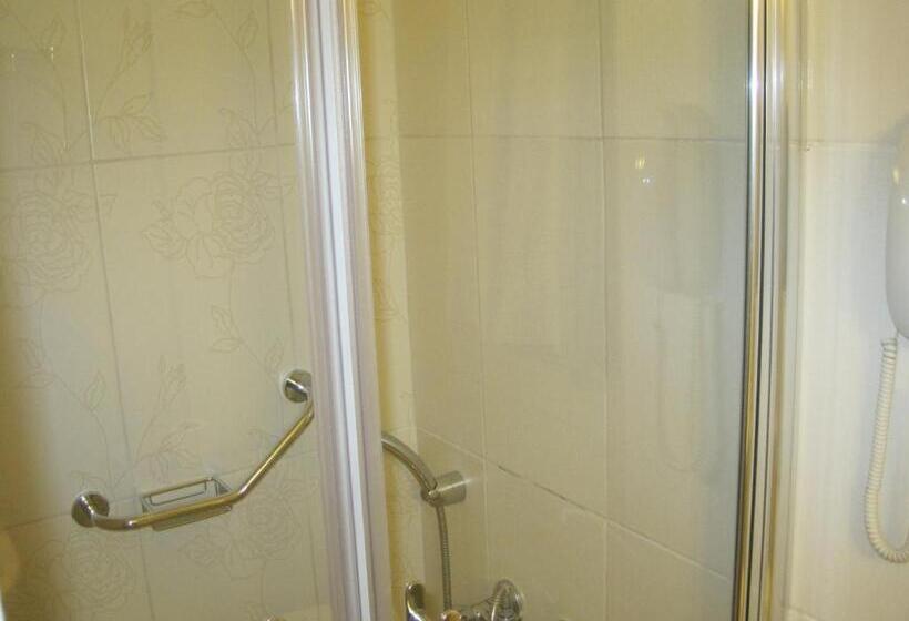 Cameră Triplă Standard, Avlonya