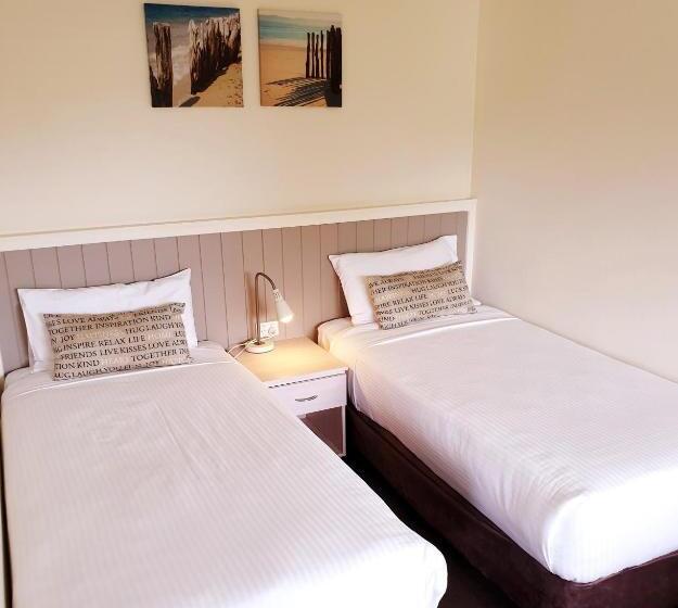 اتاق خانوادگی, Ballina Beach Resort