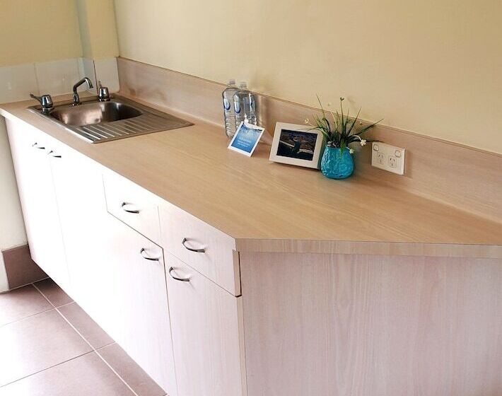 اتاق خانوادگی, Ballina Beach Resort