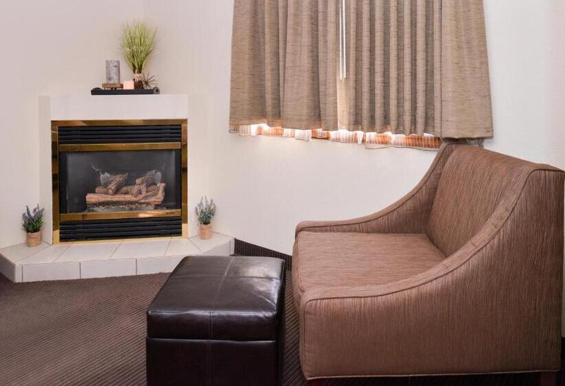 غرفة ديلوكس سرير كينج, Best Western Plus Sidney Lodge