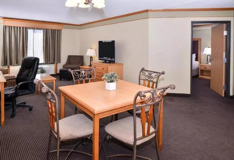 キングサイズベッドのデラックススイート, Best Western Plus Sidney Lodge