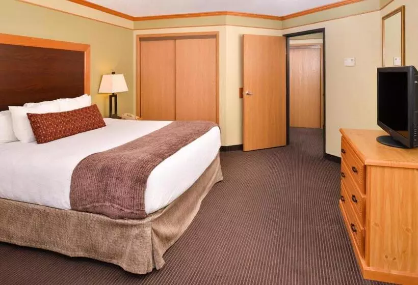 キングサイズベッドのスイートルーム, Best Western Plus Sidney Lodge