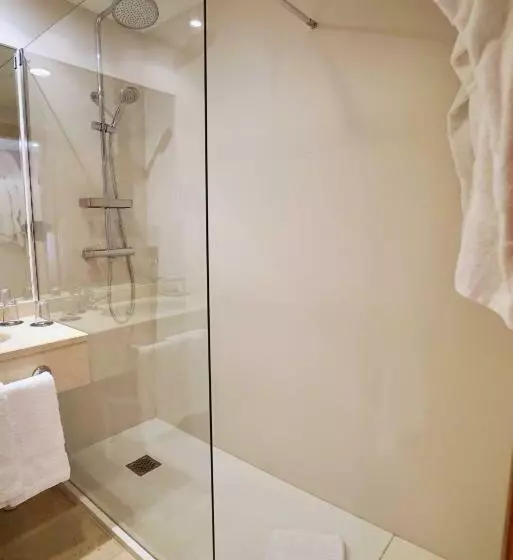 اتاق استاندارد با تراس, Gran Hotel Victoria