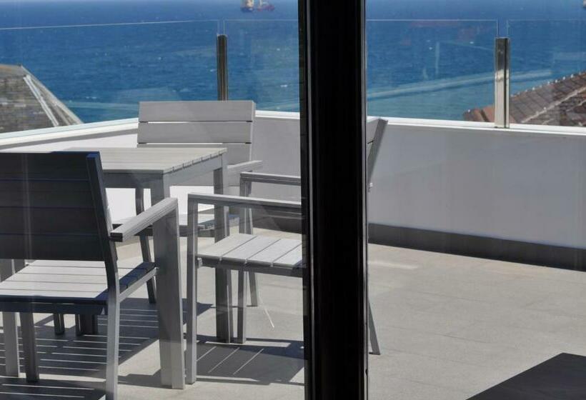 סוויטת ג'וניור עם טרסה, Gran Hotel Victoria