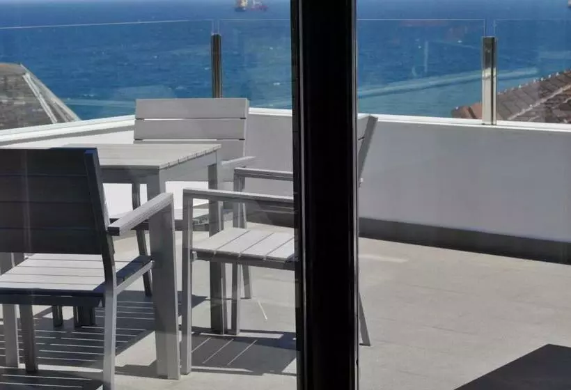 سوئیت جونیور با تراس, Gran Hotel Victoria