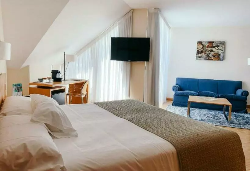 سوئیت جونیور با تراس, Gran Hotel Victoria