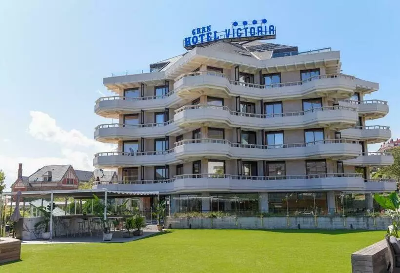 اتاق استاندارد با تراس, Gran Hotel Victoria