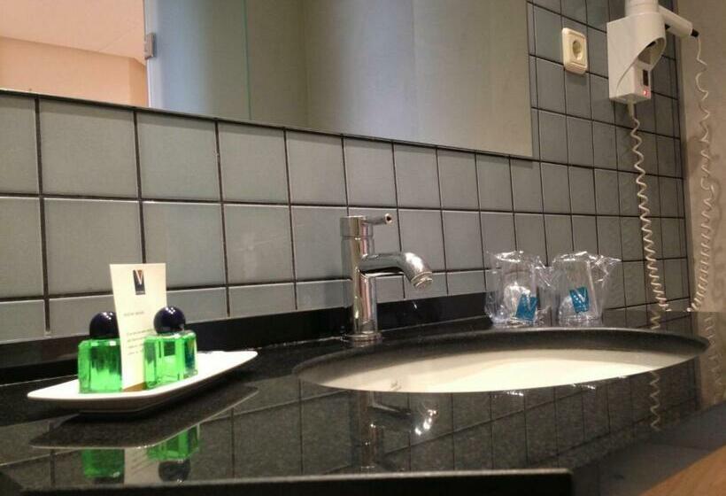 חדר משפחתי, Gran Hotel Victoria