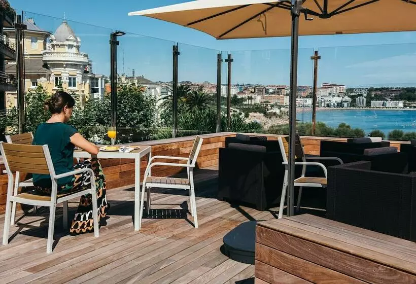 اتاق خانوادگی, Gran Hotel Victoria