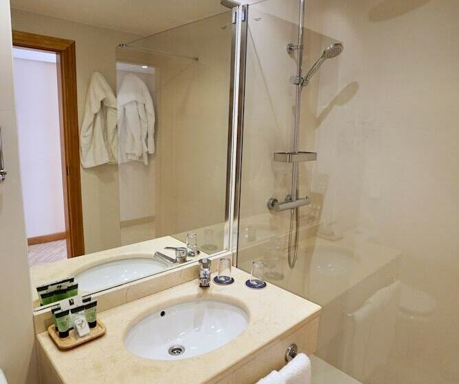 חדר משפחתי, Gran Hotel Victoria