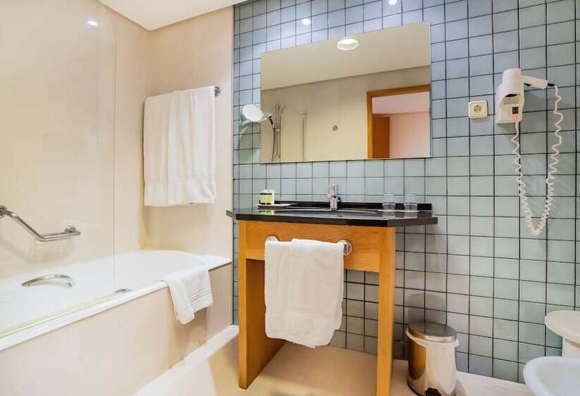 חדר סטנדרט עם טרסה, Gran Hotel Victoria