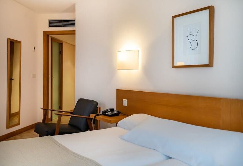 חדר סטנדרט עם טרסה, Gran Hotel Victoria