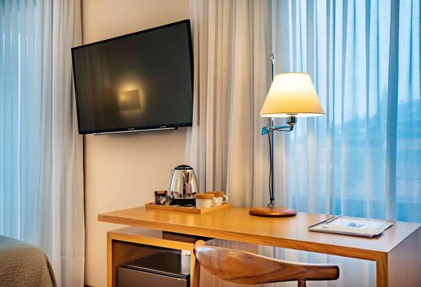 חדר משפחתי, Gran Hotel Victoria