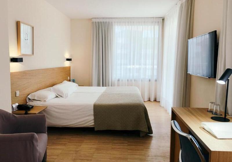 חדר משפחתי, Gran Hotel Victoria