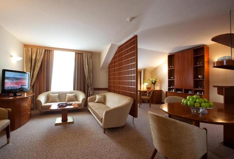 سوئیت خانواده 2 خوابه, Grand Hotel Union Eurostars