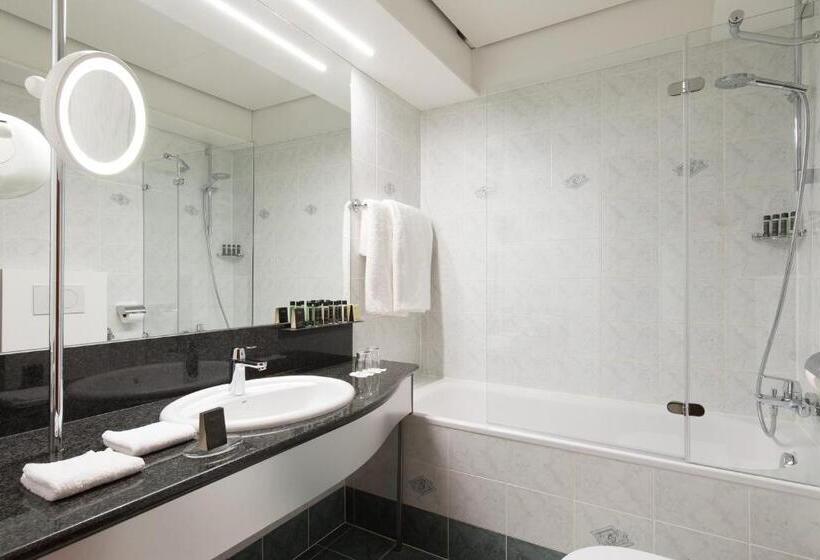 سوئیت خانواده 2 خوابه, Grand Hotel Union Eurostars