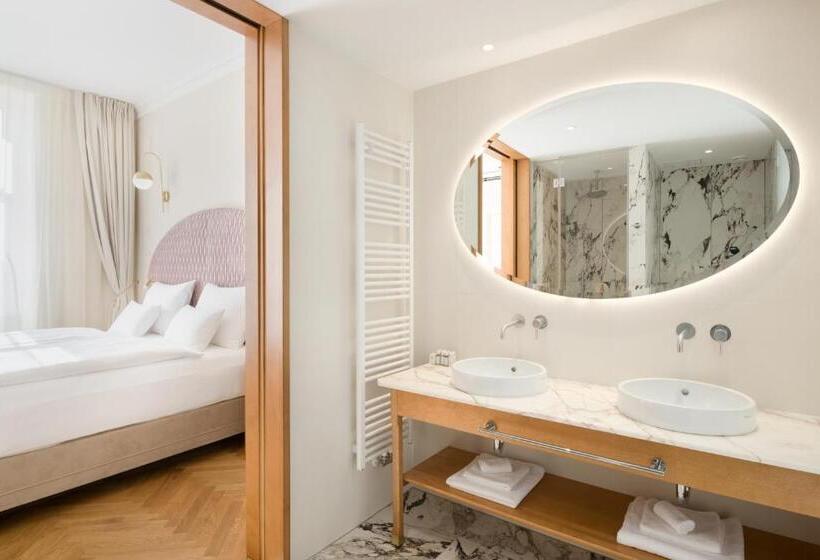 سوئیت 2 خوابه, Grand Hotel Union Eurostars