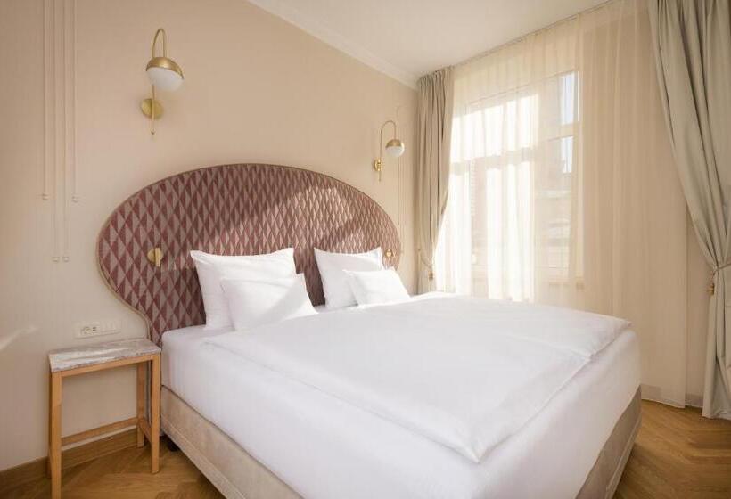 سوئیت 2 خوابه, Grand Hotel Union Eurostars