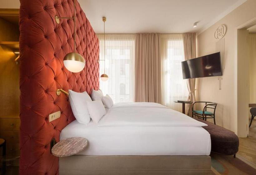 سوییت, Grand Hotel Union Eurostars