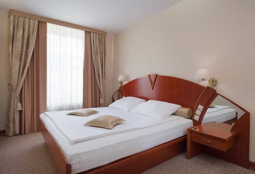 سوئیت خانواده 2 خوابه, Grand Hotel Union Eurostars