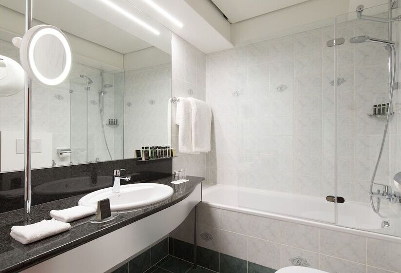 سوئیت خانواده 2 خوابه, Grand Hotel Union Eurostars