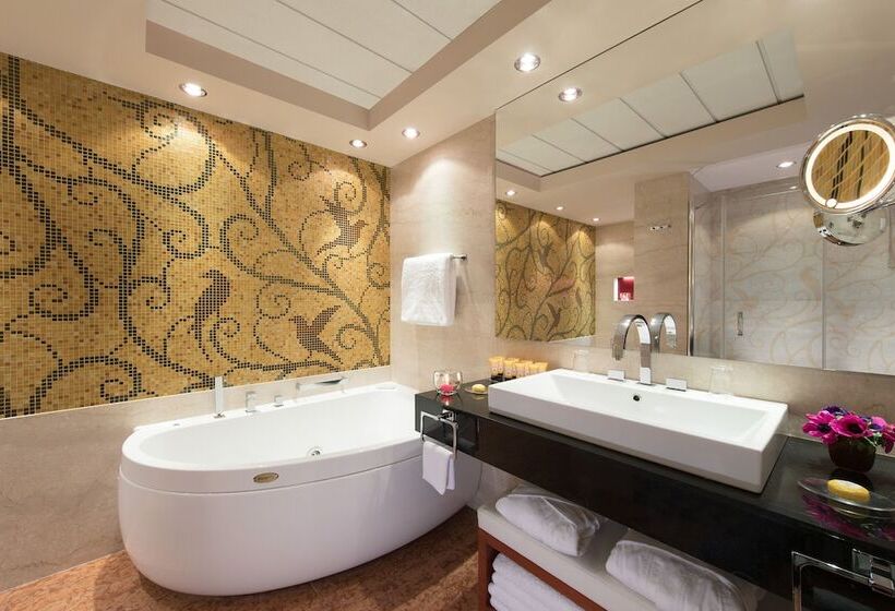 سوییت, Grand Hotel Union Eurostars