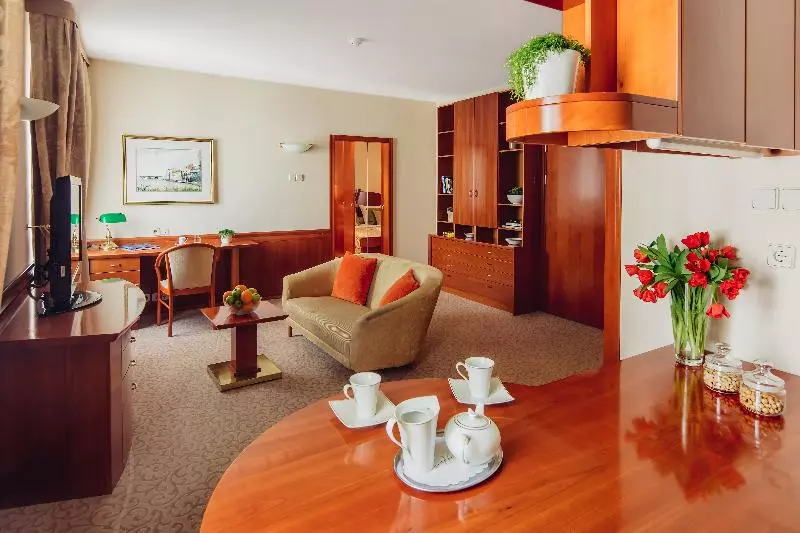 スタンダードスタジオ, Grand Hotel Union Eurostars