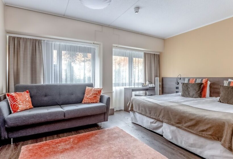 디럭스 룸 킹사이즈 침대, Holiday Club Turun Caribia