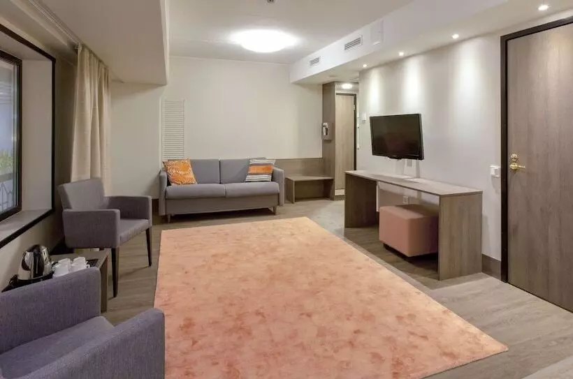 اتاق سوپریور با تخت دو نفره بزرگ, Holiday Club Turun Caribia