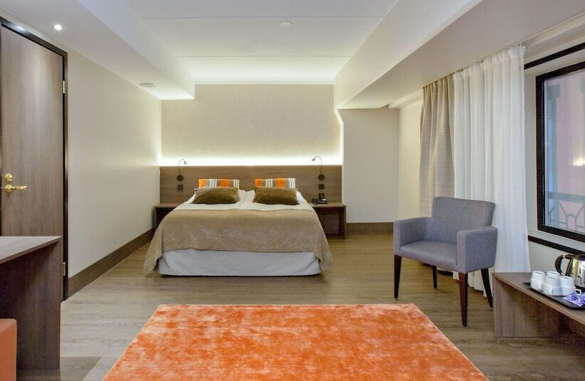 수피리어 룸 퀸 침대, Holiday Club Turun Caribia