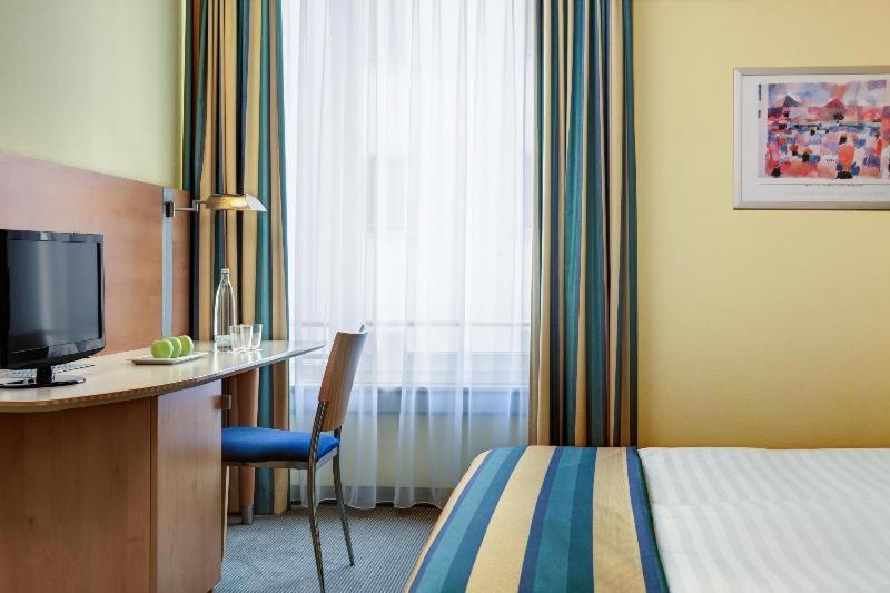 Номер Стандарт, Tribe Düsseldorf