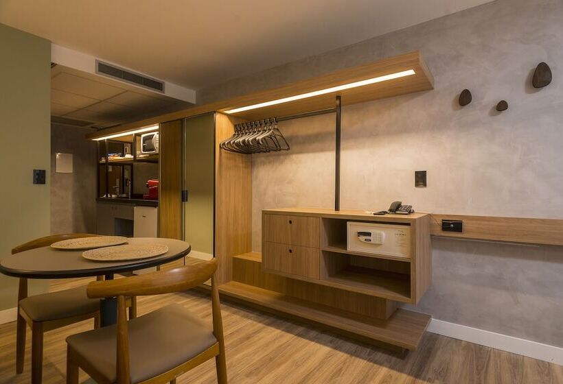 스탠다드 스튜디오, Luzeiros Fortaleza