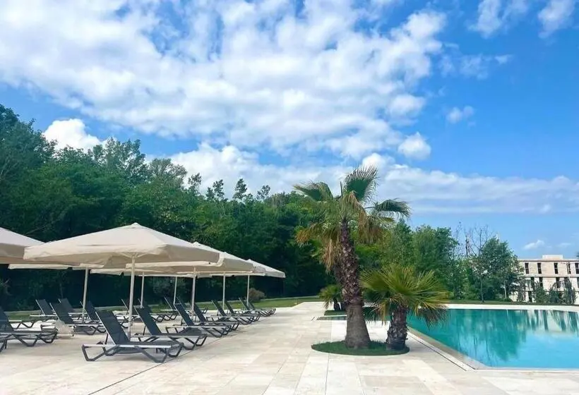 سوییت جونیور, Mak Albania