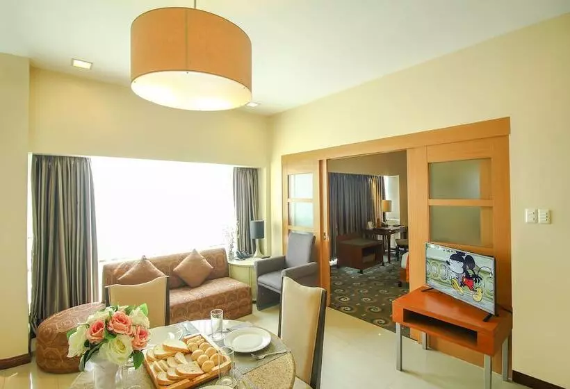 1 Bedroom Penthouse Apartment, Makati Palace