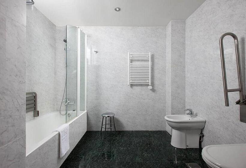 غرفة قياسية فردية, Urh Palacio De Oriol