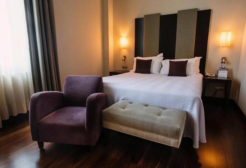 غرفة بريميوم, Urh Palacio De Oriol