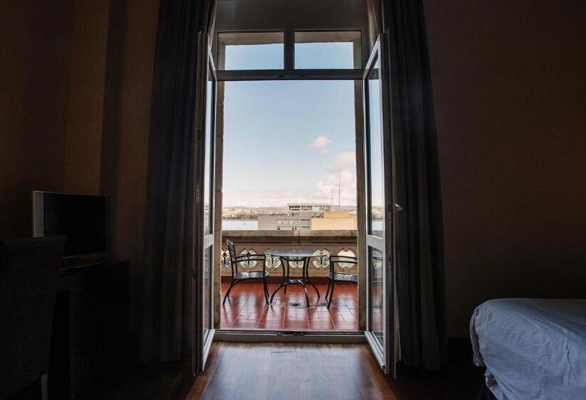 חדר פרמיום, Urh Palacio De Oriol