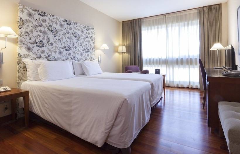 غرفة قياسية, Urh Palacio De Oriol