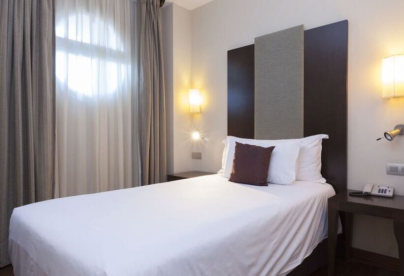 غرفة قياسية فردية, Urh Palacio De Oriol