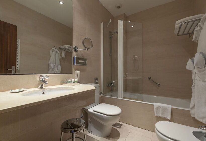 غرفة قياسية فردية, Urh Palacio De Oriol