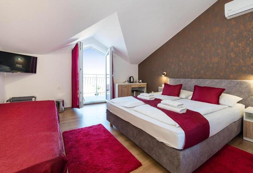 غرفة قياسية ثلاثية, Vicko