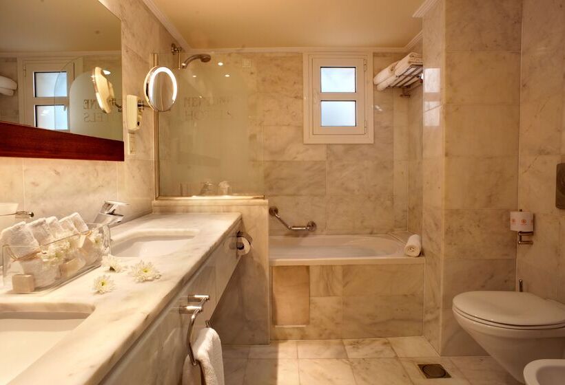 סוויטה, Neptune Luxury Resort